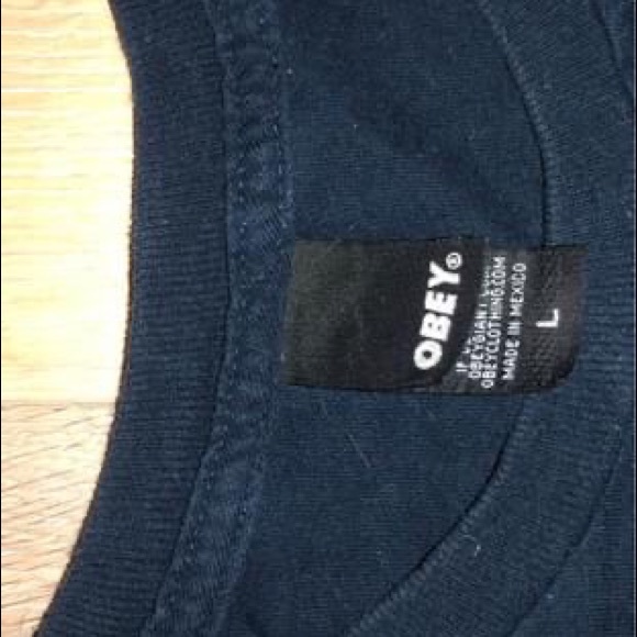 T-shirt: Obey trademark “the original” graphic size Large mens/unisex - Picture 3 of 3